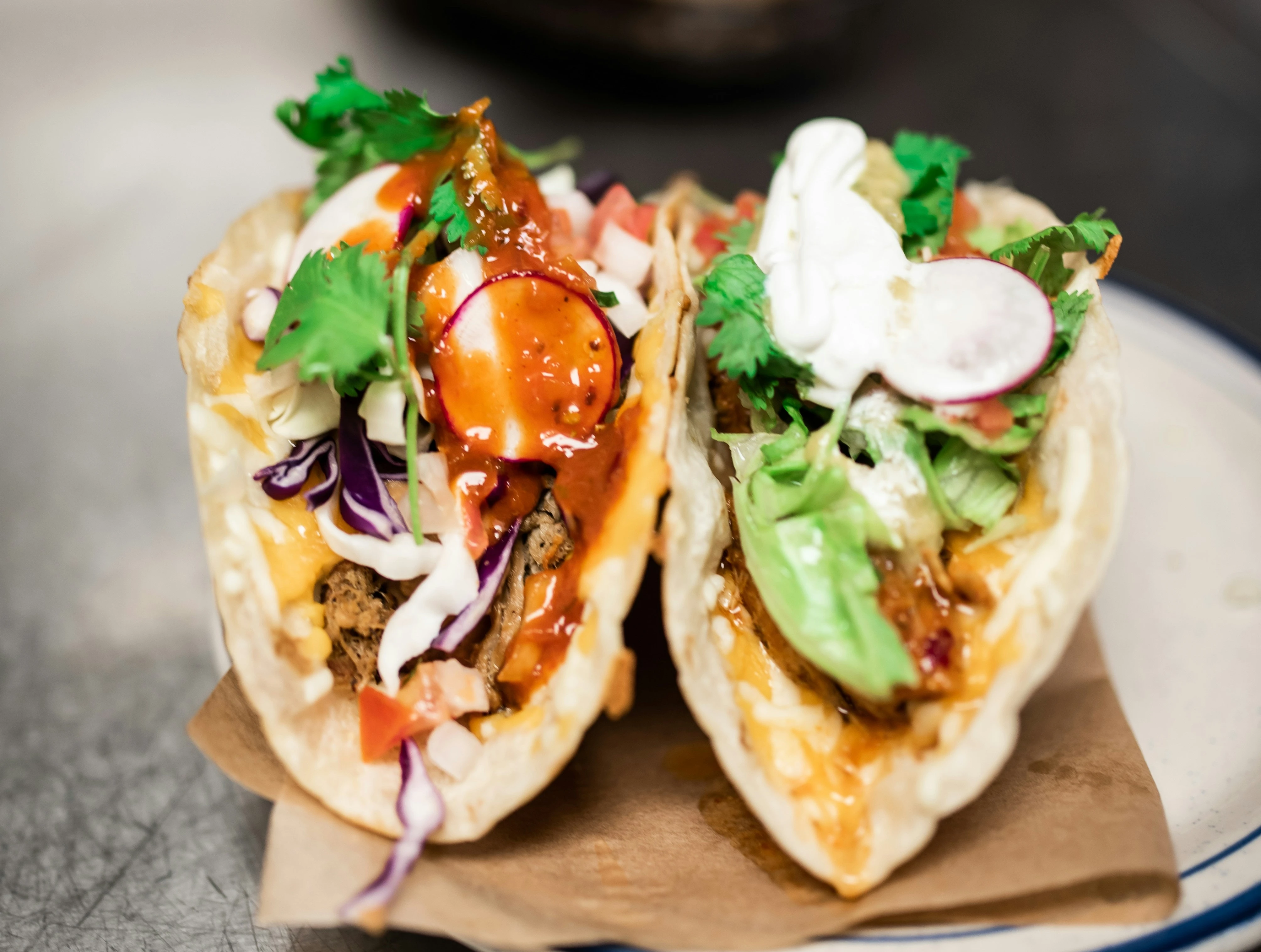 Un par de tacos de un foodtruck